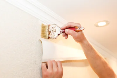 Pose de papier peint à Brech — revêtements muraux et toiles de verre
